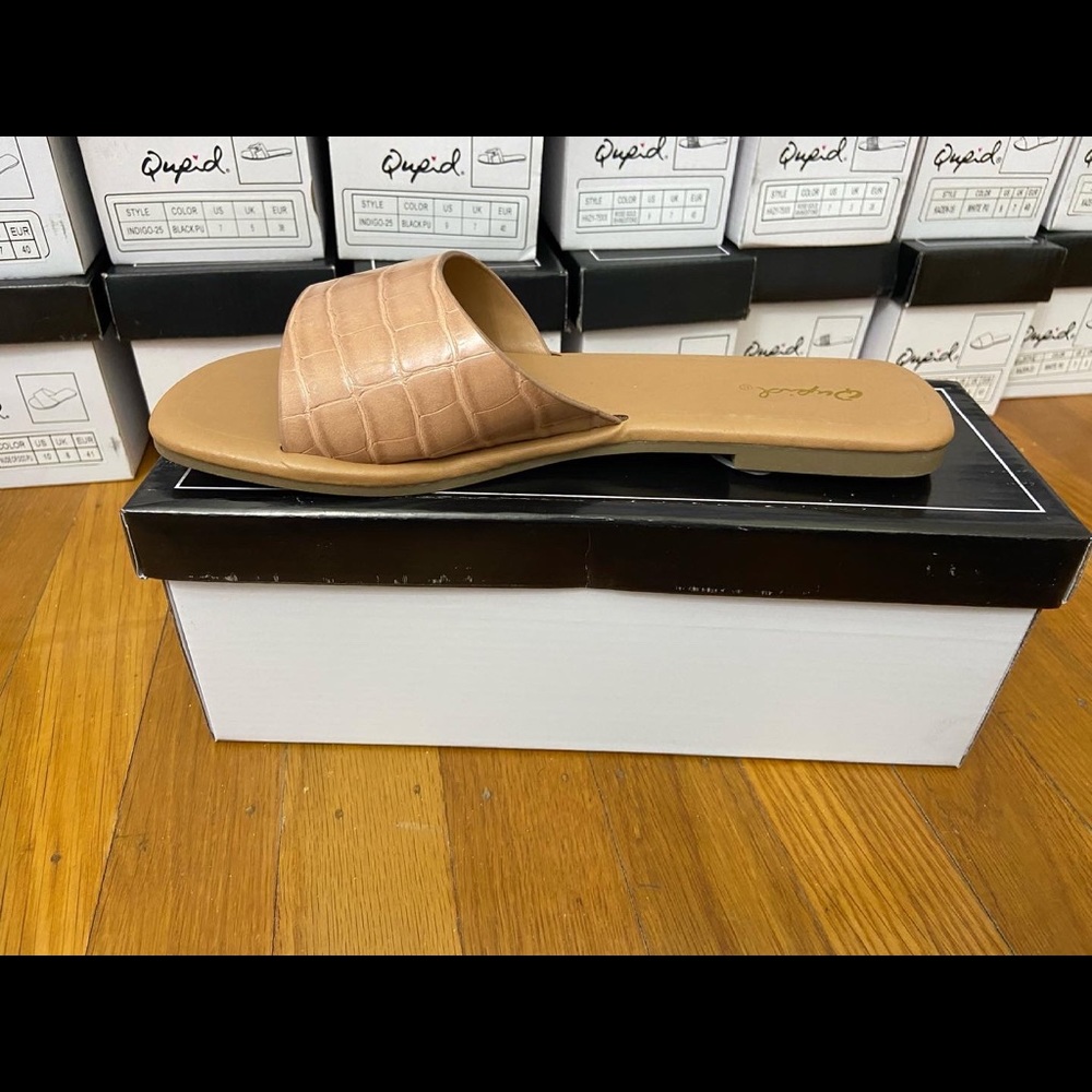 Women sandals